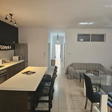 3 Bedrooms Flat At Msida Msierah