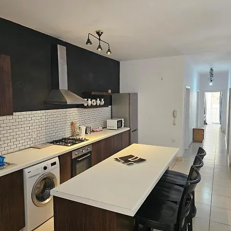 3 Bedrooms Flat At Msida Apartman Msieraħ